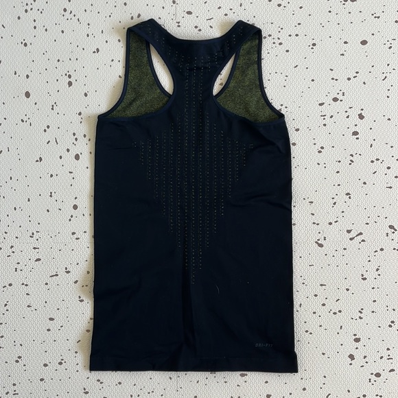 💘 NIKE DRI-FIT - BLACK RACERBACK TANK - Picture 2 of 3